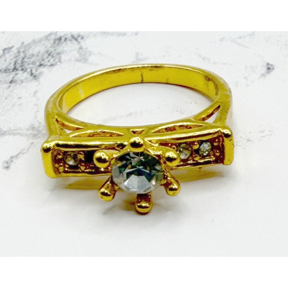Gold Tone Solitaire Style Ring Clear Rhinestone Accent Band Size 7.5